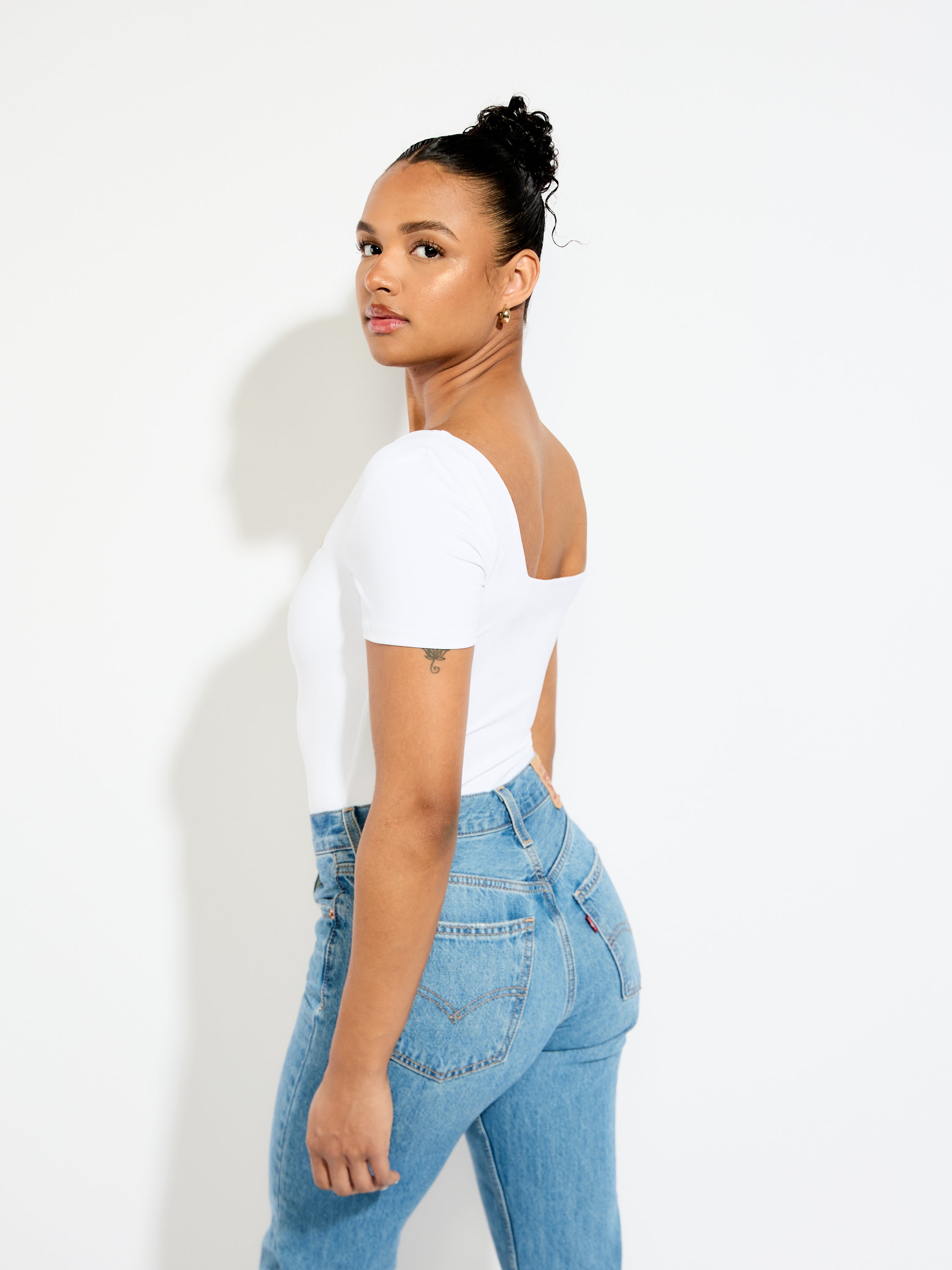 Second Skin Stacy Square Neck Short Sleeve Bodysuit