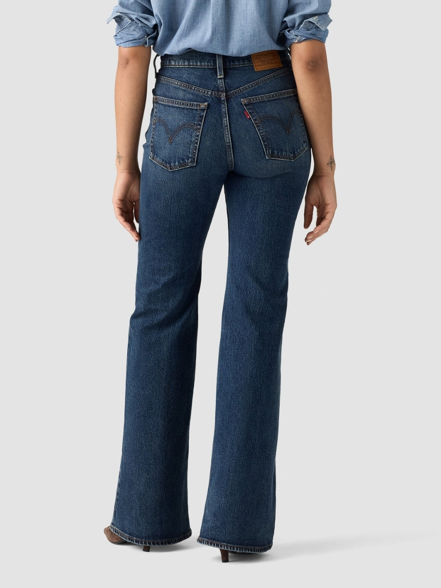 Levi’s Ribcage Flare Gate Keeping Jean