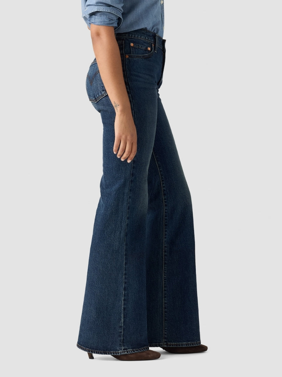 Levi’s Ribcage Flare Gate Keeping Jean