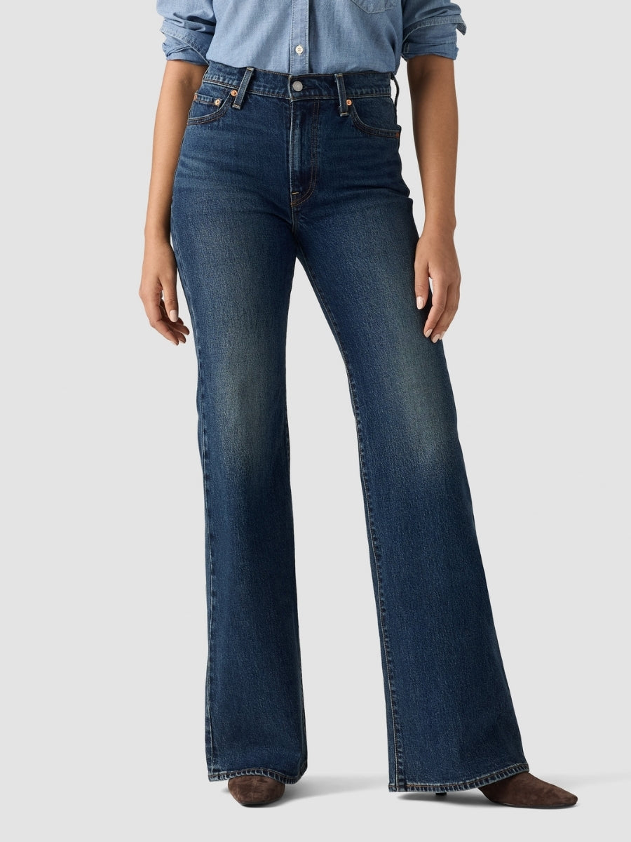 Levi’s Ribcage Flare Gate Keeping Jean