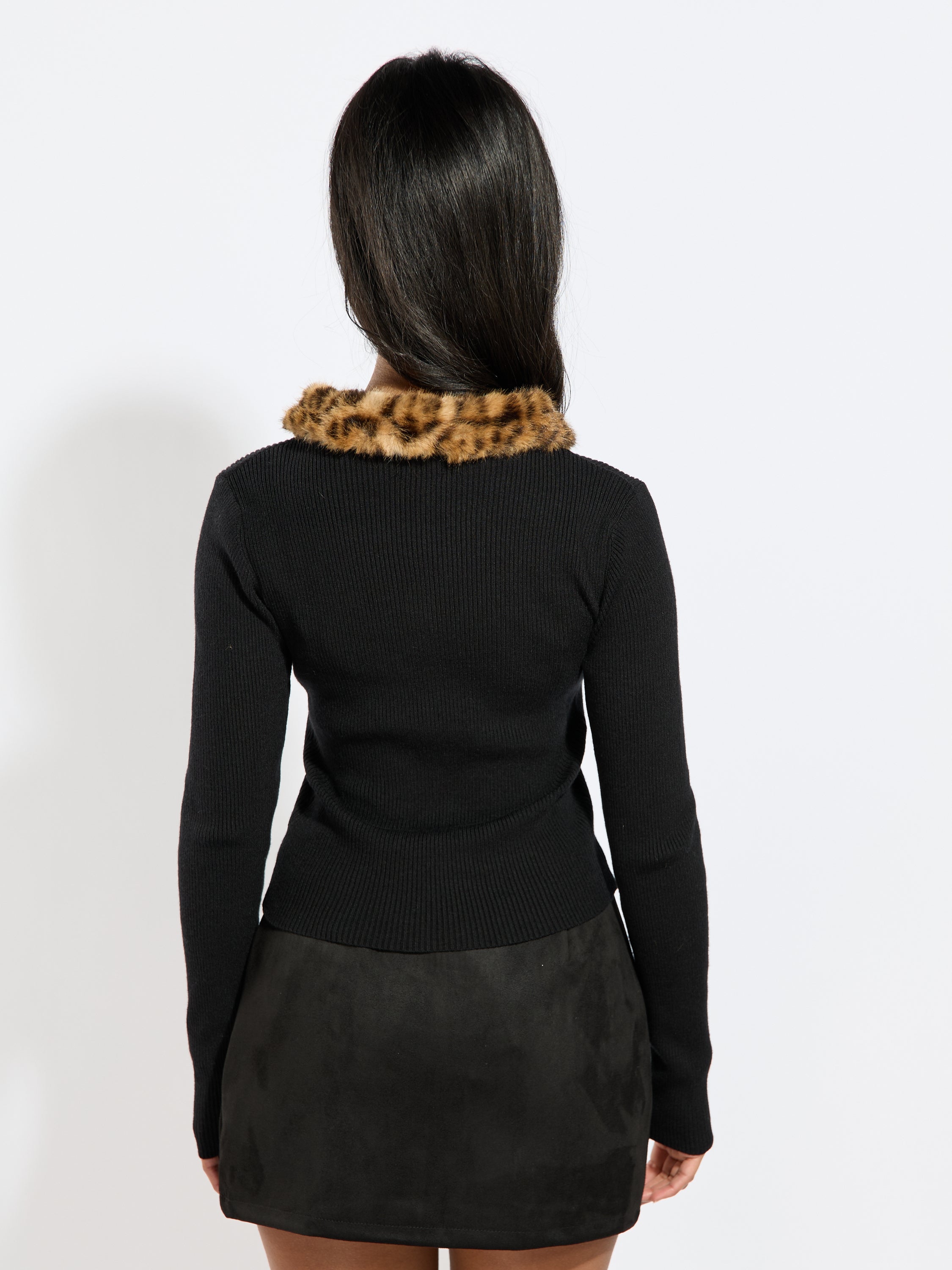 Leo Collar Zip Up Sweater