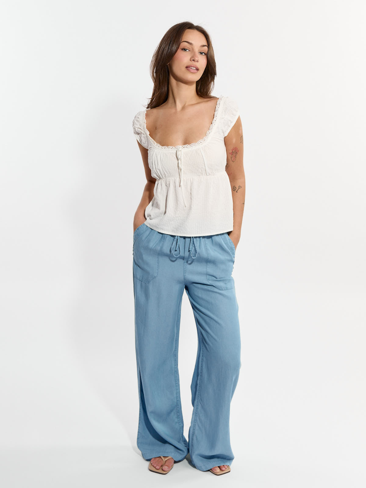 Cillie Tie-Front Sleeveless Lace Trim Top